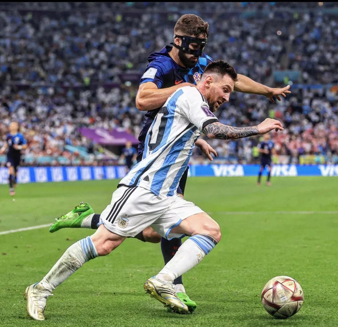 包含梅西意外战胜澳大利亚队，出色防守引爆全场！的词条