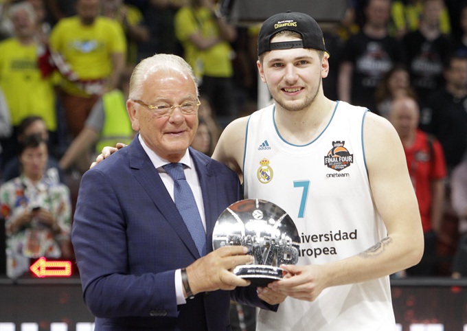 开云体育官网-欧冠赛程吃紧；达拉斯独行侠今晚内部沟通；信心回归；高层口径保持一致-开云体育官网